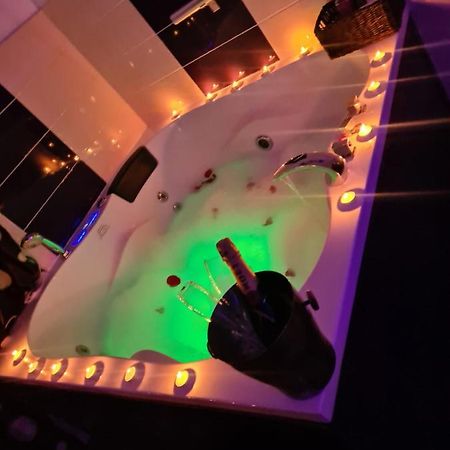 Karma Luxury Room Бухарест Екстер'єр фото